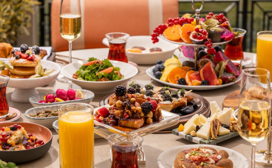 1775816577-ciragan-palace-kempinski-brunch-ruya-istanbul-10.jpg