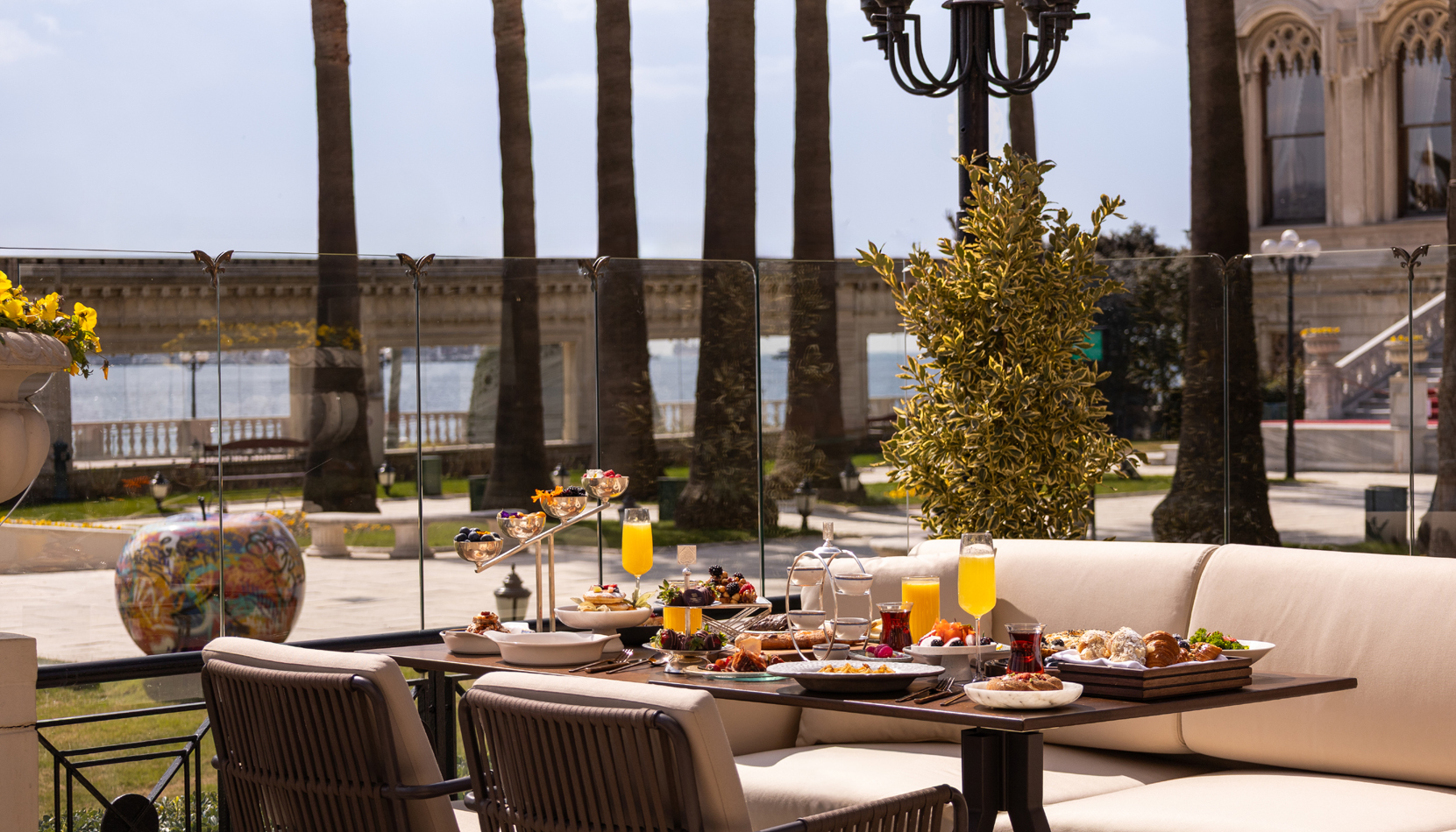 1775816616-ciragan-palace-kempinski-brunch-ruya-istanbul-17.jpg