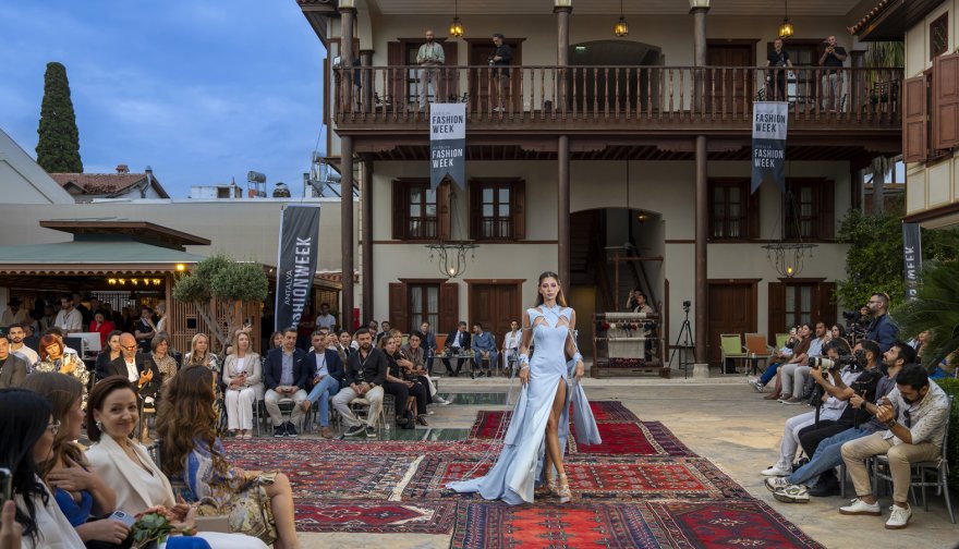 1779167854-antalya-fashion-week8.jpeg