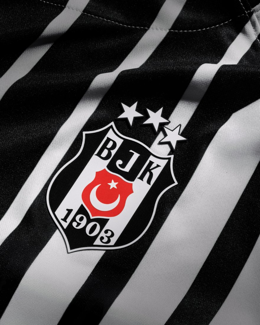 1782730731-nike-away-crest.jpg