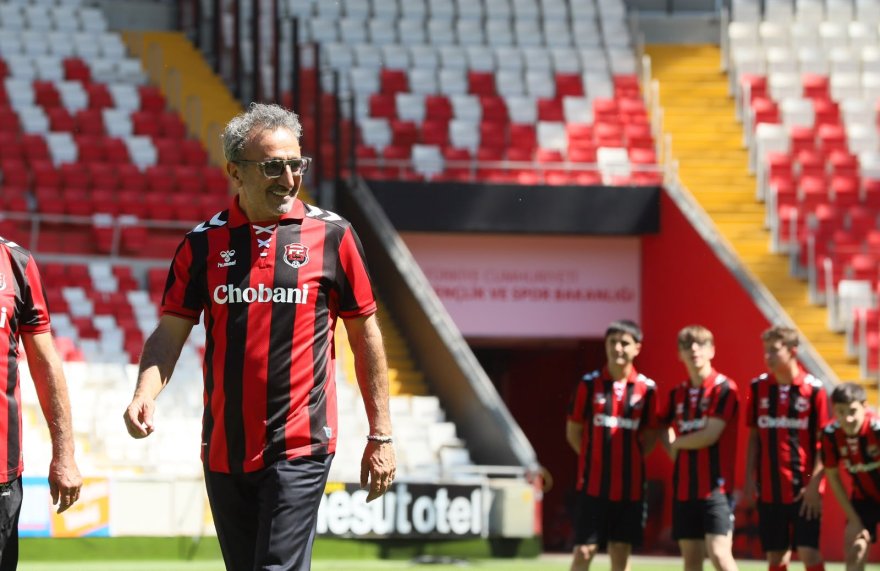 1782849583-hamdi-ulukaya-4.jpeg