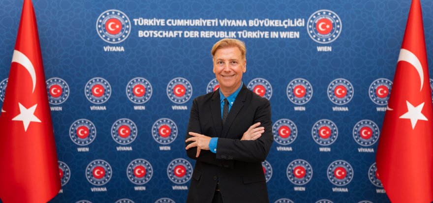 1783080678-atil-kutoglu-2.jpg