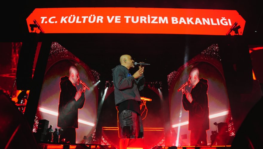 1790402944-00-ceza-konser-g-rsel-001.jpg