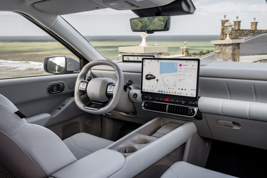 1791381629-hyundai-ioniq-3-sat-ta-6.jpg